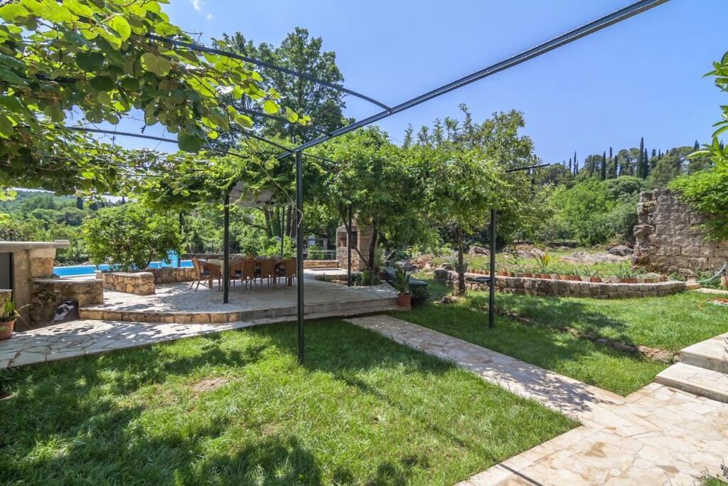 Villa Lucivana For Deep Rest & Brief Remote Work Gruda Exterior photo