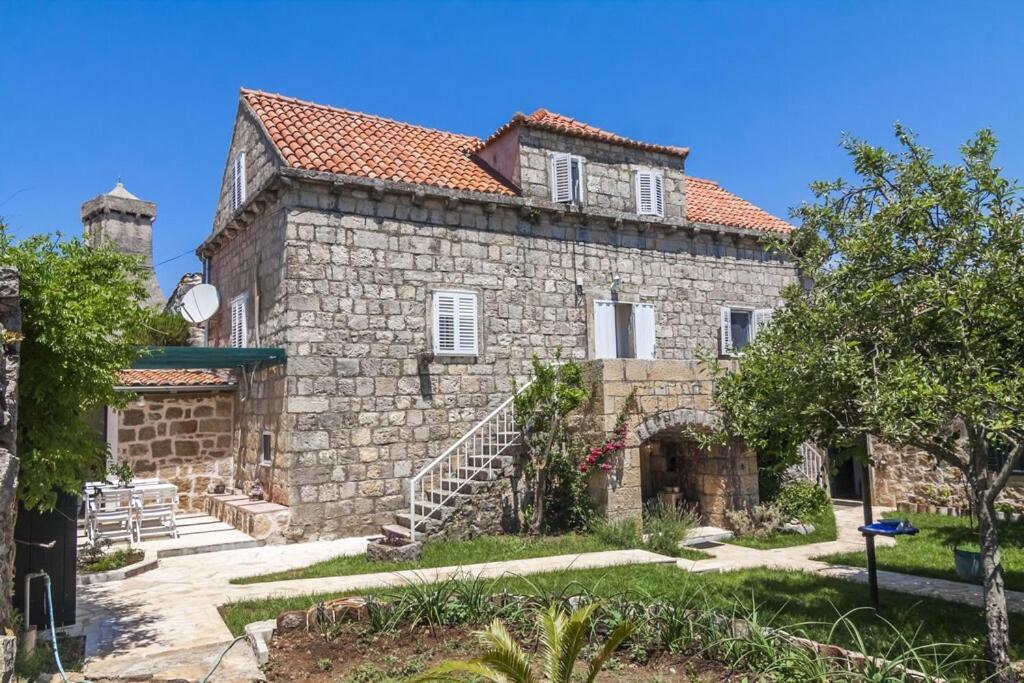 Villa Lucivana For Deep Rest & Brief Remote Work Gruda Exterior photo