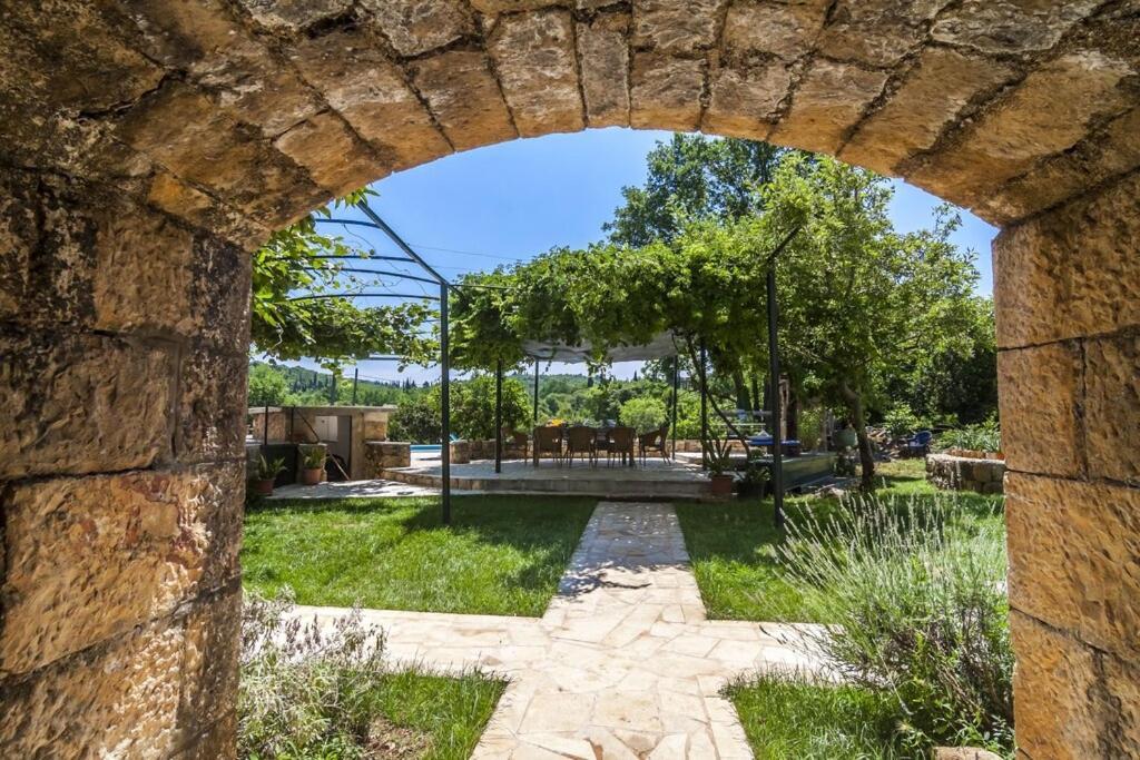 Villa Lucivana For Deep Rest & Brief Remote Work Gruda Exterior photo