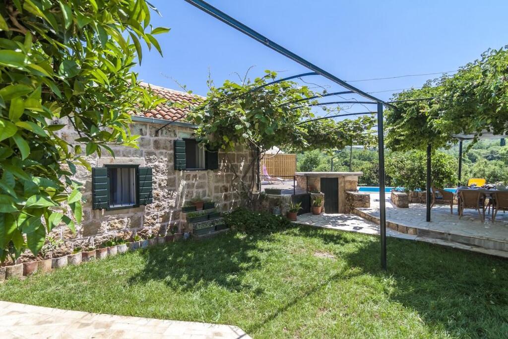Villa Lucivana For Deep Rest & Brief Remote Work Gruda Exterior photo