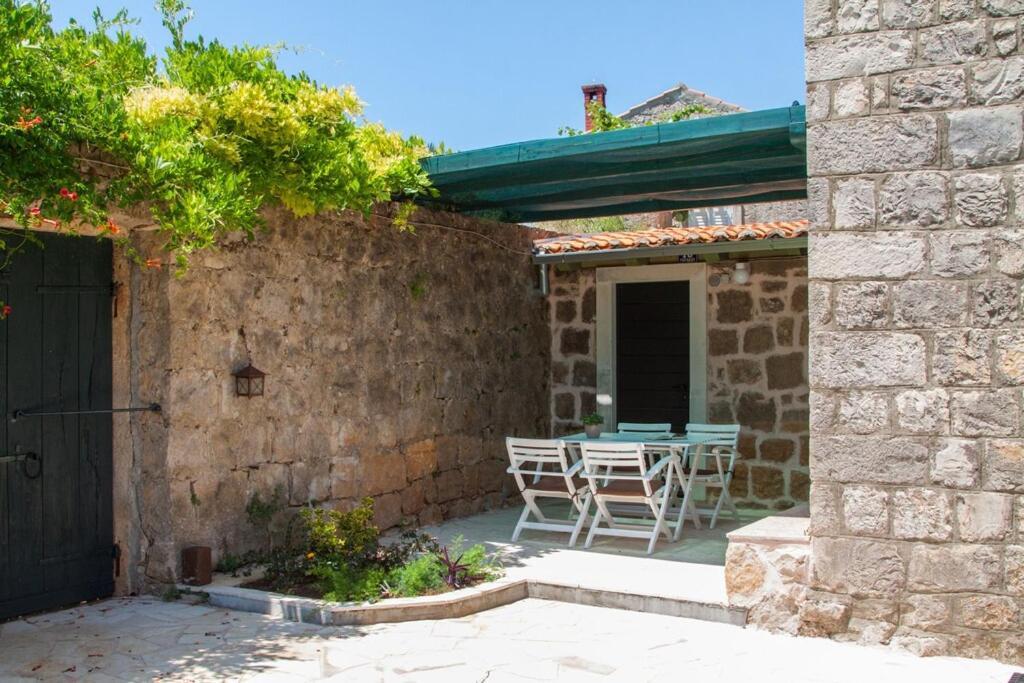 Villa Lucivana For Deep Rest & Brief Remote Work Gruda Exterior photo